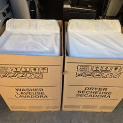 Frigidayre Washer And Gas Dryer 