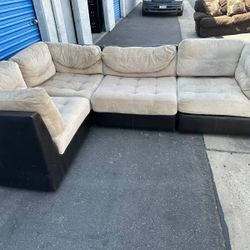 Sectional Couch 🛋 4 Pic 