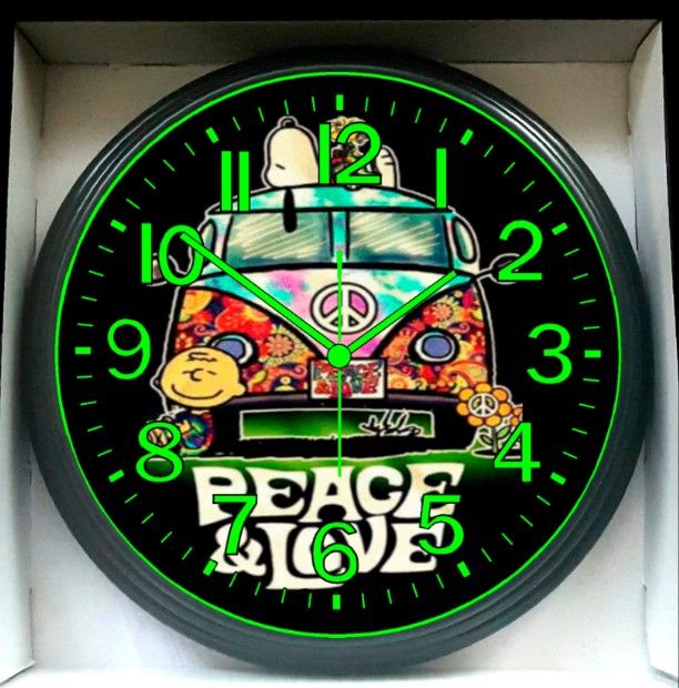 60 70s Retro Hippie VW Volkswagen Kombi Bus Snoopy And Woodstock Garage Shop Glow In The Dark Wall Clock New!