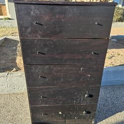 Free Black 5 Drawer Dresser 