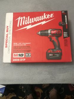 Milwaukee m18 1/2 compact drill/ driver kit