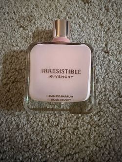 Givenchy IRRESISTIBLE ROSE VELVET