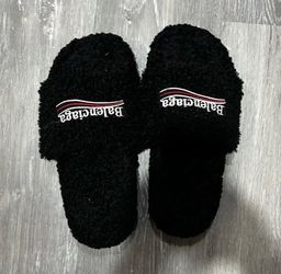 Size 9 Balenci slides