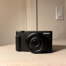 Sony ZV-1F Vlogging Camera