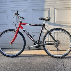 Giant Upland Mountain Bike 26”, Red Black,  19.5 Frame
