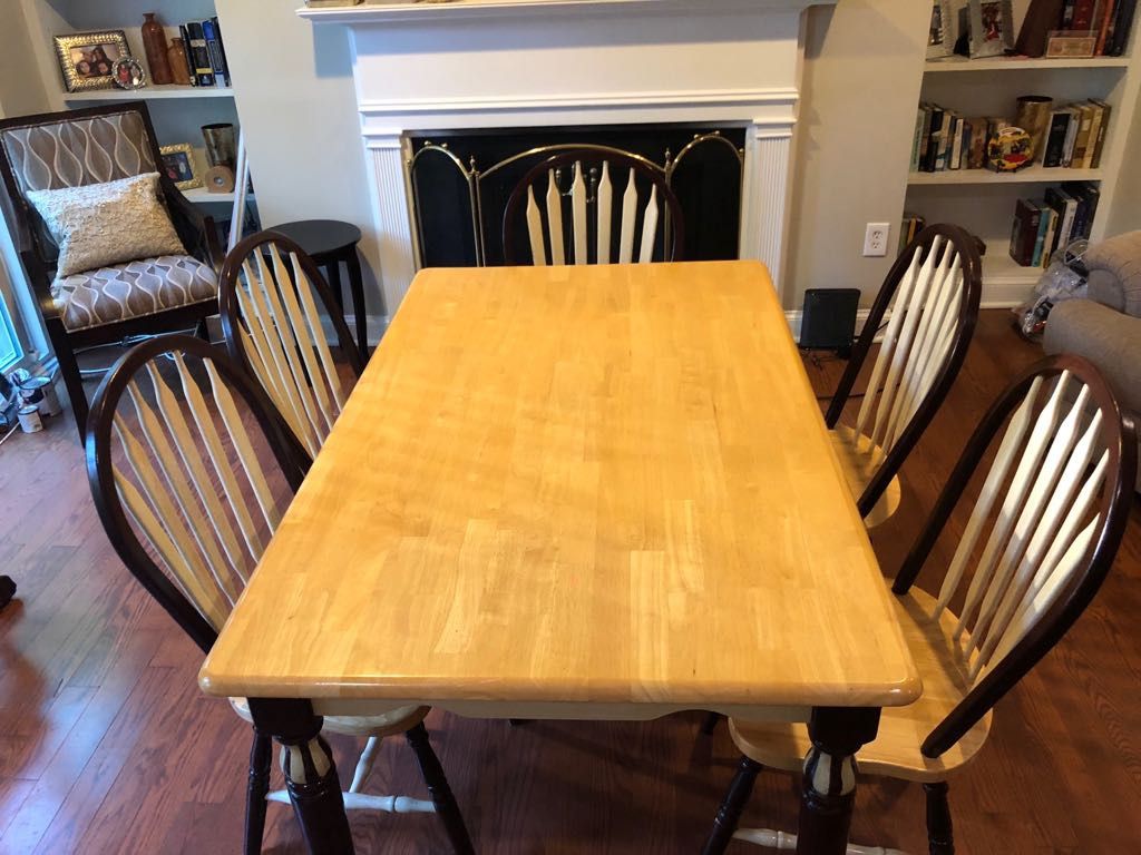 Kitchen Table & Dining Room Furniture