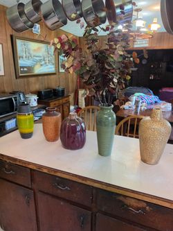 Vases 10 each