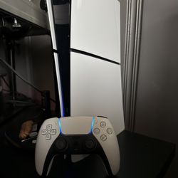 SLIM DIGITAL PS5 w/Controller 