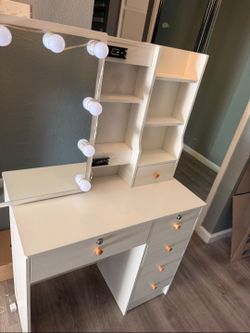 White Makeup Vanity Desk with Lights and stool seat