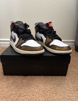 Air Jordan one mid SE