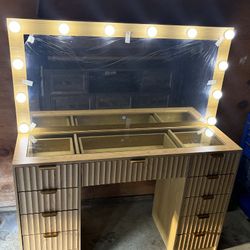 ✨Brand New 11-Drawer Fluted Vanity Desk✨