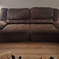 Oversized Reclyning SOFAS