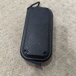  AmazonBasics BSK20 Shockproof and Waterproof Bluetooth Wireless Speaker (Black)