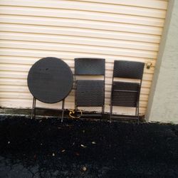 Wicker Table With 2 Wicker Chairs 