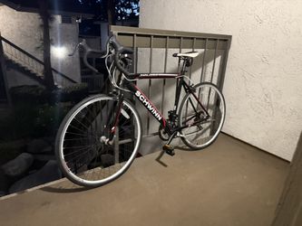 Schwinn Solara 28" 700c Road Bike- Black