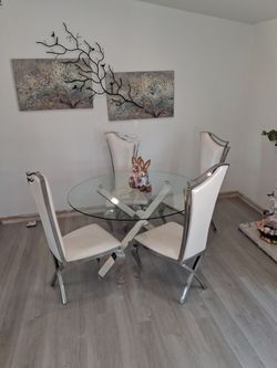 5 PCS GORGEOUS DINNING TABLE