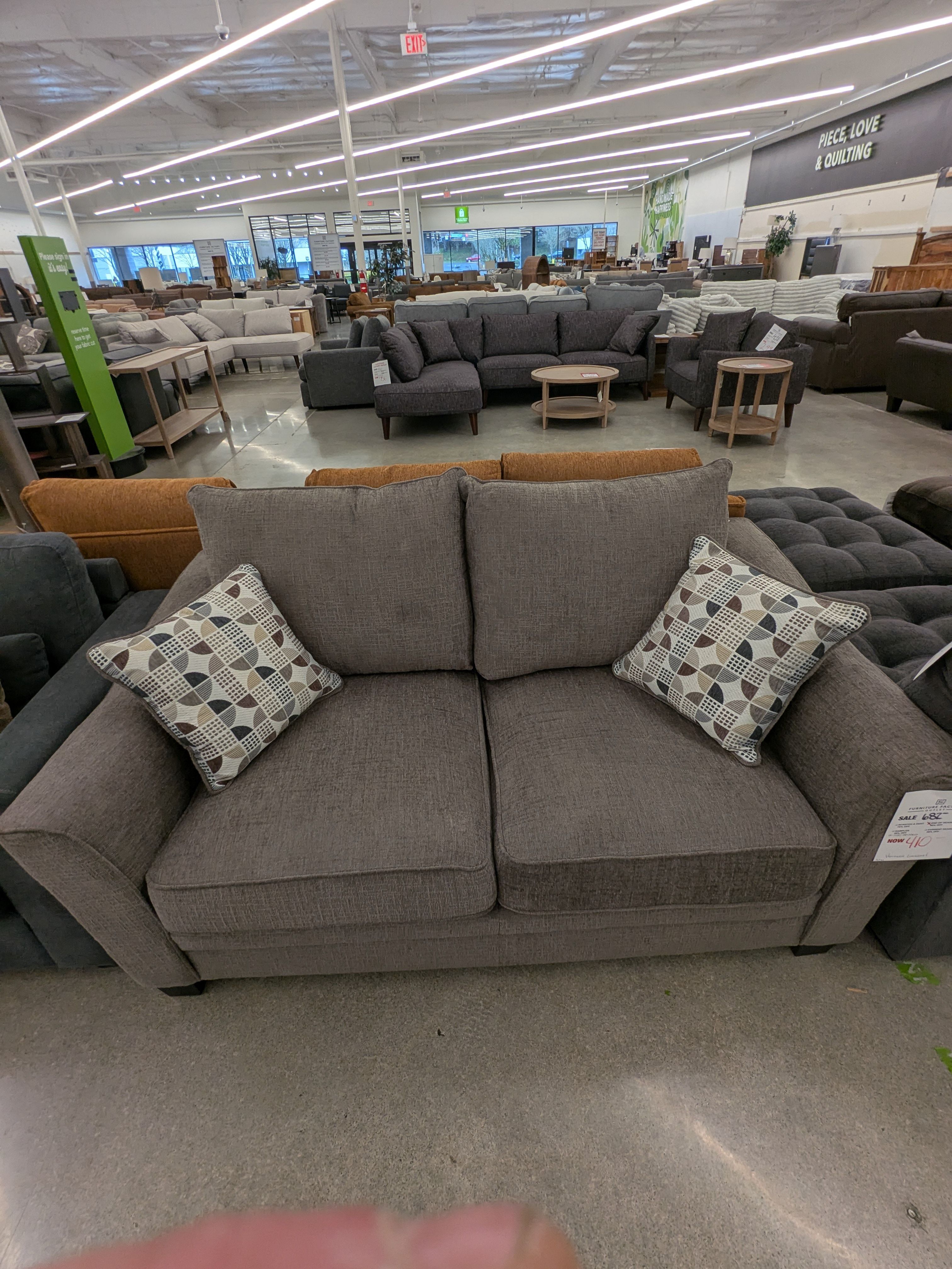 Ventura Loveseat