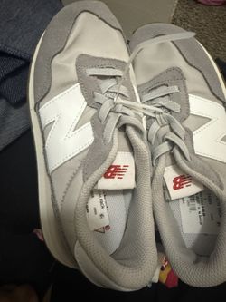 Unisex New Balance Size 3