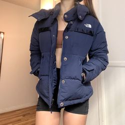 Women’s XS/Small North Face Crop Puffer Jacket 