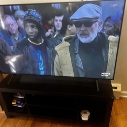 Samsung 55” TU7000 Crystal UHD 4K Smart TV  Plus TV Stand