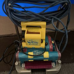 Dolphin Maytronics Robot Pool Cleaner