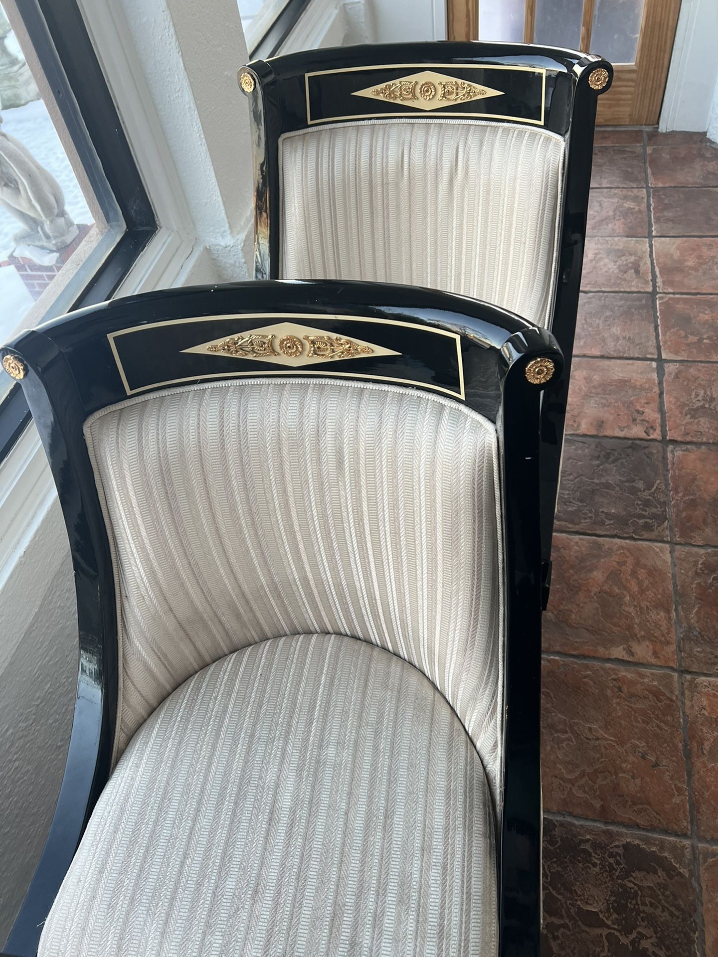 Dining room table and chairs originally payed $60 0000