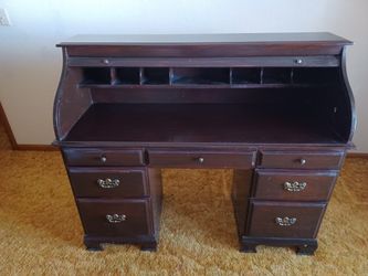 Antique Desk in very good condition