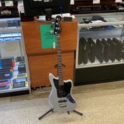 Squier 3/4 Jaguar Bass