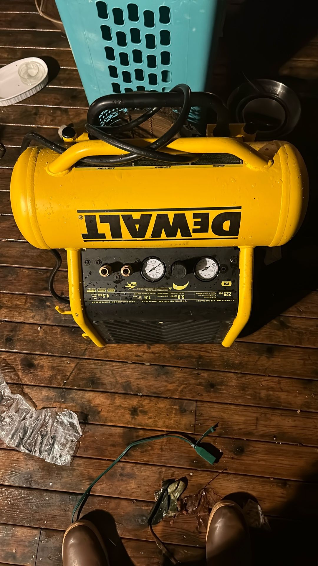 Dewalt 4.5 Gallon Compressor