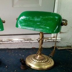 ⚠️1  Vintage Emerald Green Glass Shade Bankers Desk Lamp Gold/Brass Base Portable