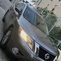 Nissan Pathfinder sv 3rd Row Seating