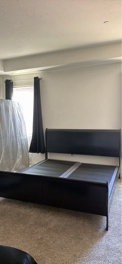 Matches bed frame and 2 nightstands