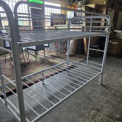 New Twin/twin Metal Bunk Bed 