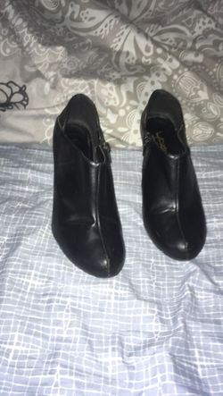 Black low cut boots size 7