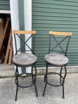 Pair stools