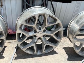 Chevy or GMC 22s 6 Lug
