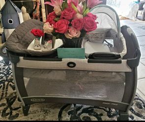 Baby Playpen Bassinet & Changing Table