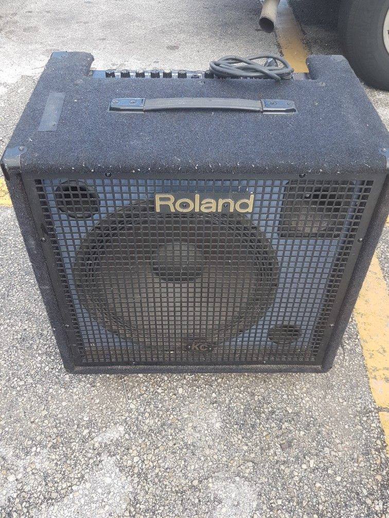 ROLAND KC 550 KEYBOARD AMP for Sale in Oakland Park, FL OfferUp