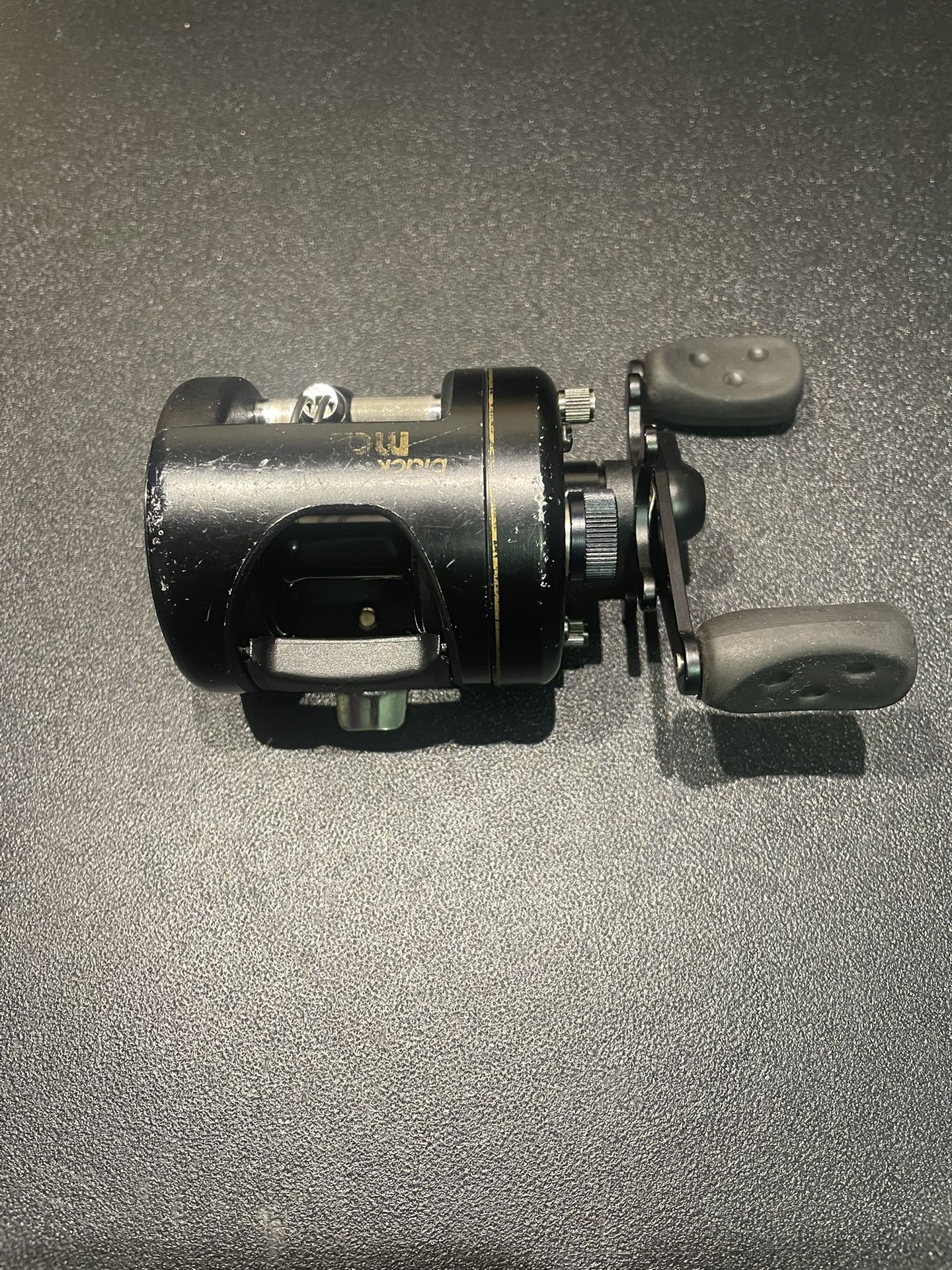 2018 abu garcia reels Abu Garcia Beast 200 Low Profile Reel BST200LP