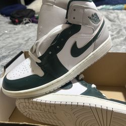 Air Jordan 1 Mids SE