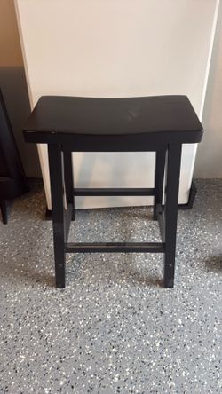 2 black stools