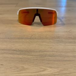Oakley Sutro Lite Perfect For Sports and Outdoor *Slight Use