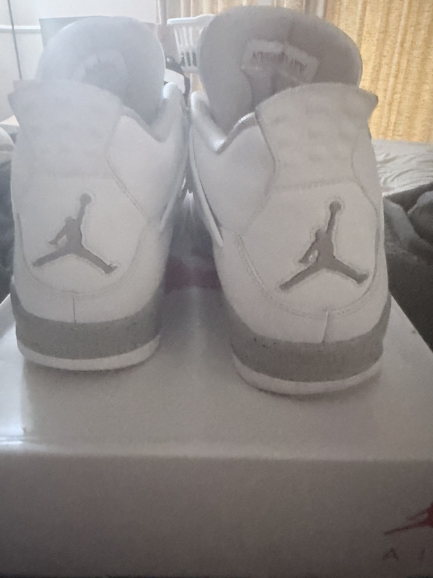 Air Jordan 4 White Oreo