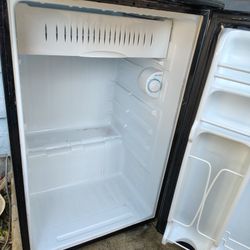 Small Refrigerator With Freezer 