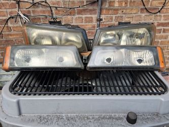 Chevy avalanche headlights for 2005.