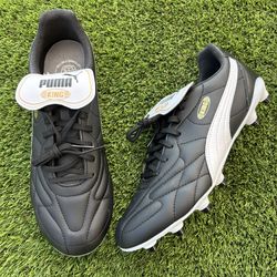 PUMA KING TOP FG/AG BLACK/WHITE SOCCER CLEATS SIZE 9.5
