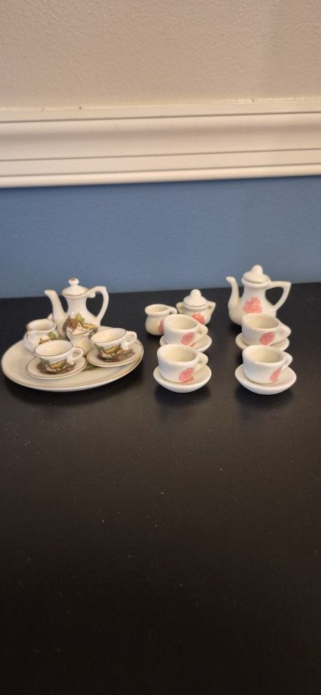 2) Gorgeous Mini Set Of Tea