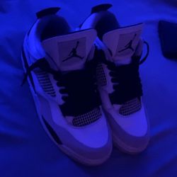 Jordan 4 military black 