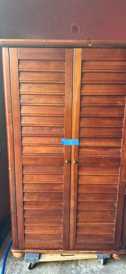 Free Armoire *must go today*