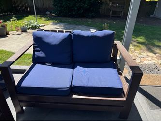 2 outdoor love seats